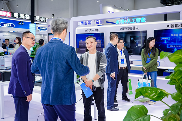 1761889310693475.jpg VIP00100.jpg