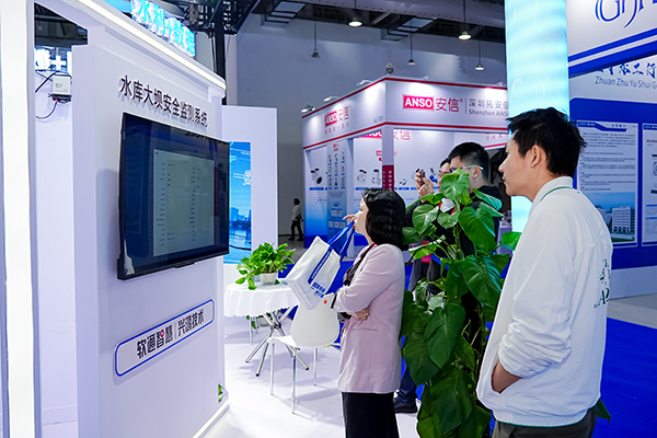 1761889439373121.jpg VIP00104.jpg